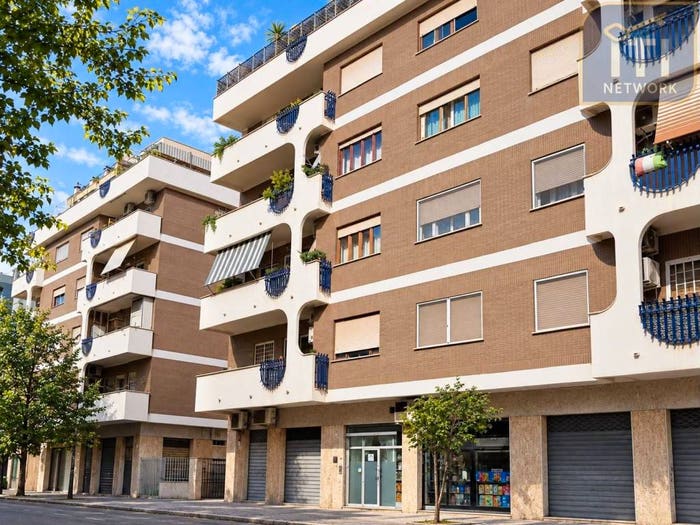 Appartamento trilocale in vendita in Via Corrado Del Greco, Ostia Ponente, Roma