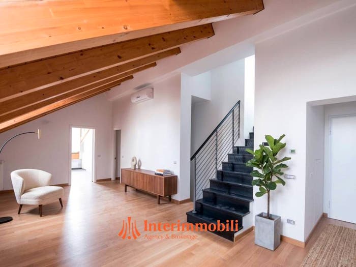 Casa trilocale in vendita in Piazza Raffaele de Ferrari, Centro Città, Genova