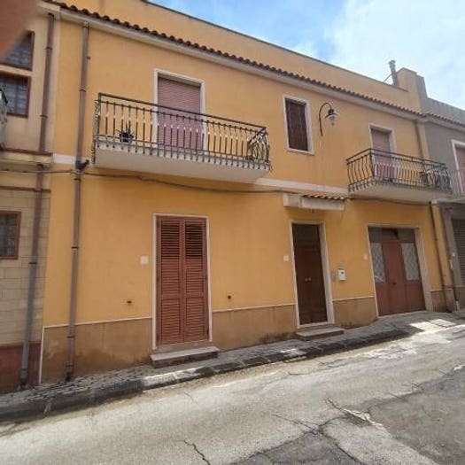 Casa con 6 locali in vendita in Via Fiordaliso, Grammichele