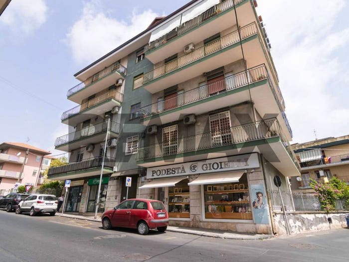 Appartamento con 6 locali in vendita in Via Vittorio Emanuele, Centro, Gravina di Catania
