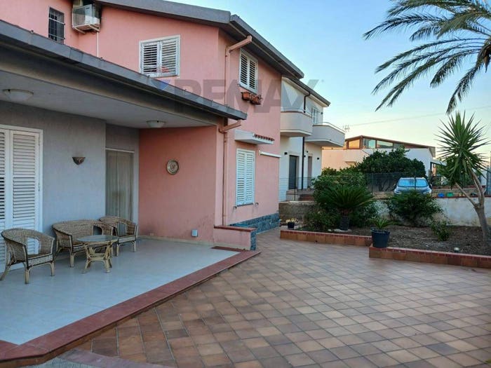 Casa con 6 locali in vendita in Via Salvatore Aldisio, San Leone Villaseta Villaggio, Agrigento