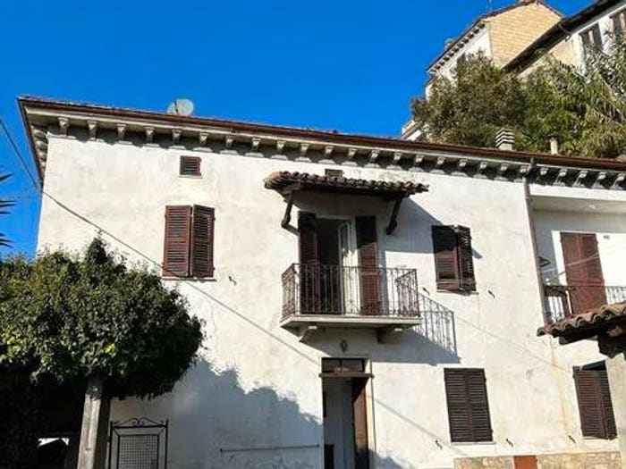 Casa con 6 locali in vendita in Via Armando Diaz No Number, Ozzano Monferrato