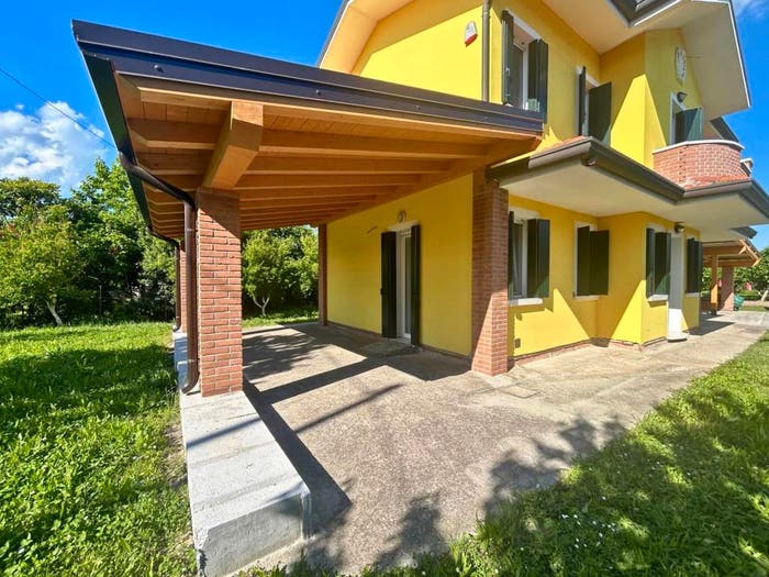 Casa con 6 locali in vendita in Centro, Gavello