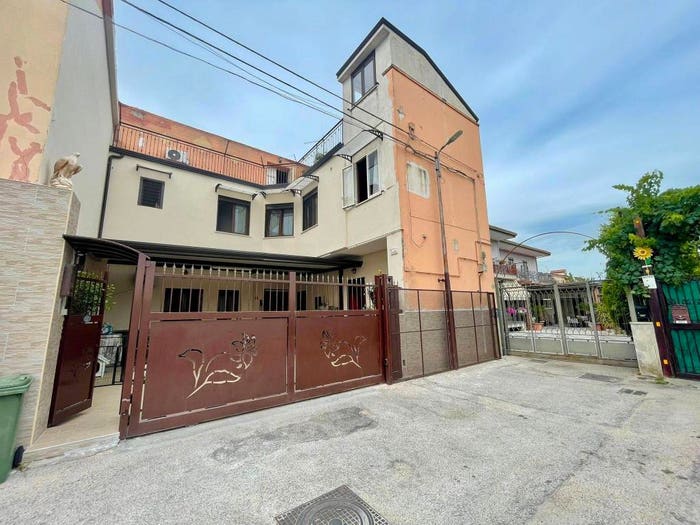 Appartamento quadrilocale in vendita in Via Ficucella, Maddaloni