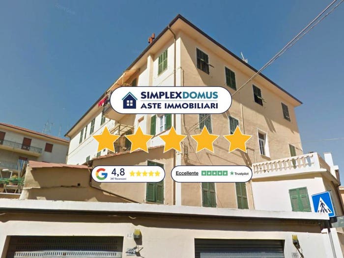 Appartamento quadrilocale in vendita in Via Mazzini, Porto Maurizio, Imperia