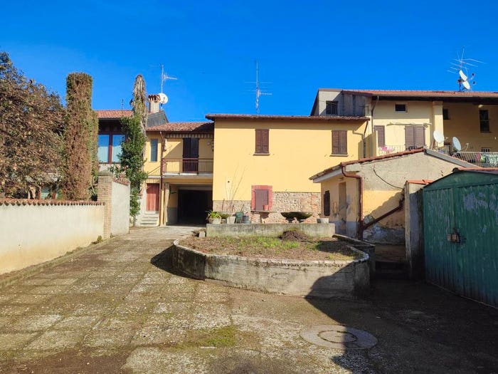 Casa con 6 locali in vendita in Villa Pedergnano, Erbusco