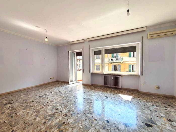 Appartamento con 5 locali in vendita in Via Tullio Molteni, Sampierdarena, Genova