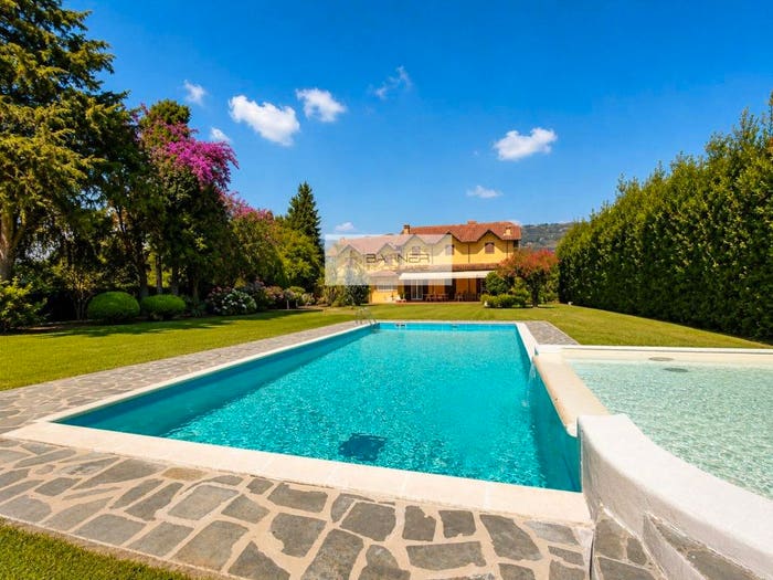 Casa con 6 locali in vendita in Via Ritomboli, Piano di Mommio, Massarosa