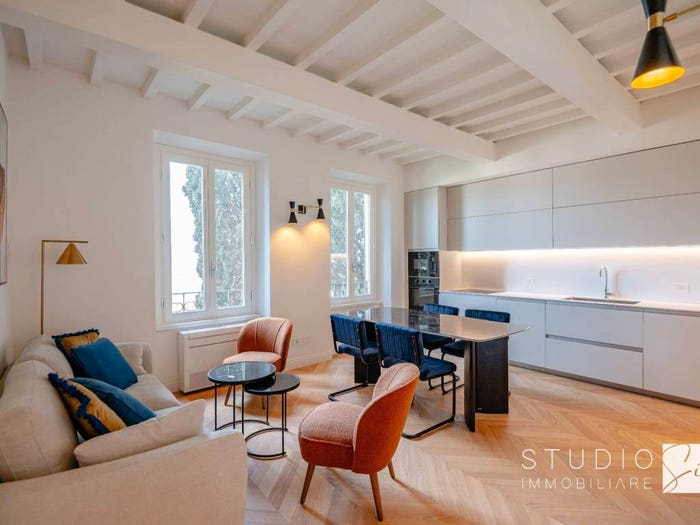 Appartamento quadrilocale in vendita in Rampa dei Canigiani, Ponte Vecchio Pitti, Firenze