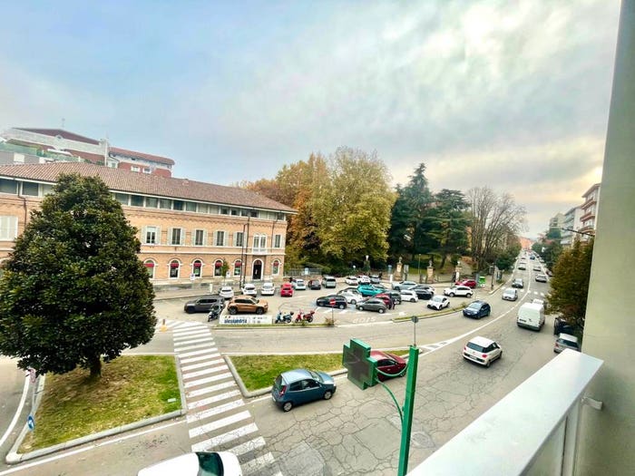 Appartamento trilocale in vendita in Piazza Vittorio Veneto, Centro Storico, Asti