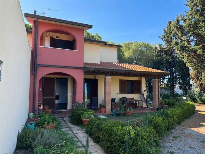 Appartamento quadrilocale in vendita in Località Poggetti Vecchi, Area Rurale Poggio Tre Cancelli, Follonica