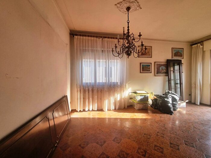 Casa quadrilocale in vendita in Via Giuseppe Zanardelli, Viareggio
