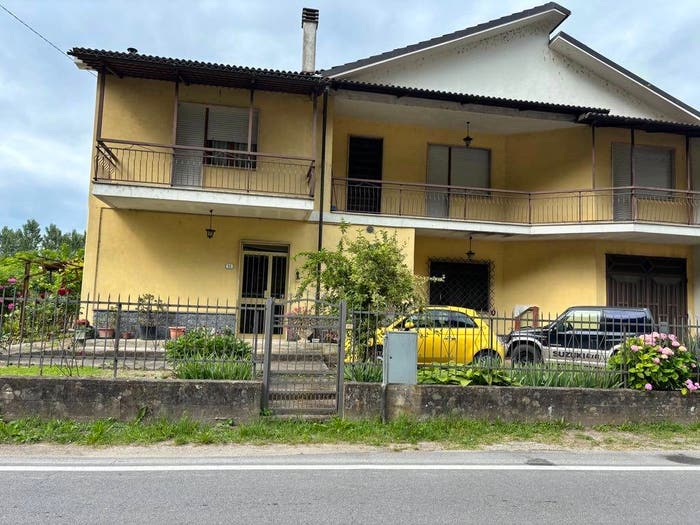 Casa con 6 locali in vendita in Via Giovan Battista Scapaccino, Briccomontestazione, Incisa Scapaccino
