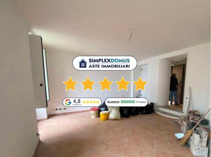 Appartamento quadrilocale in vendita in Frazione Orascio, Maccagno con Pino e Veddasca