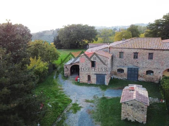 Casa con 6 locali in vendita in Centro, Pomarance