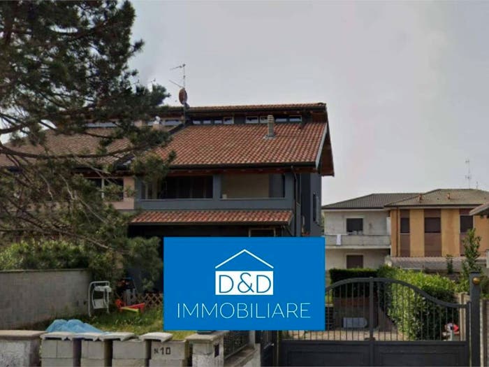 Appartamento con 5 locali in vendita in Via Ruggero Leoncavallo, Canegrate