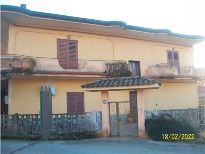 Appartamento con 6 locali in vendita in Contrada Orba, Rizziconi