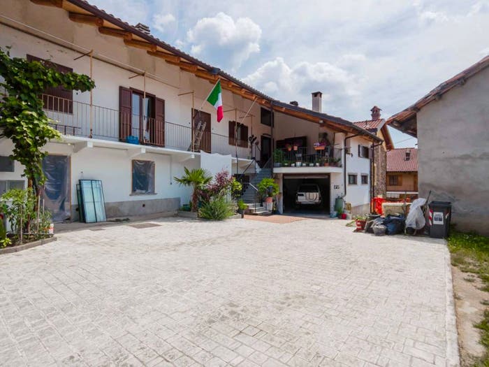 Appartamento con 6 locali in vendita in Via Principi della Cisterna, Reano