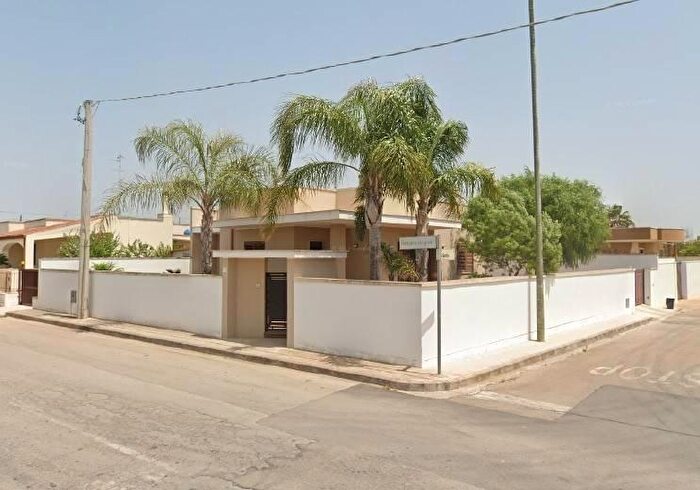 Casa con 5 locali in vendita in Via Madonna dei Greci, Veglie