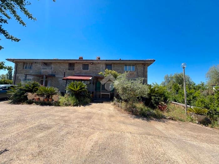 Casa con 6 locali in vendita in Via Mediana Bonifica, Lanuvio
