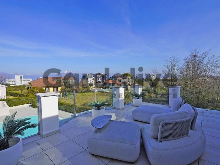 Casa con 5 locali in vendita in via Miralago, Centro, Peschiera del Garda