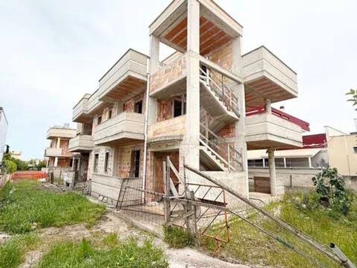 Appartamento trilocale in vendita in Via Della Fiera No Number, Pezze di Greco Pozzo Faceto Montalbano, Fasano