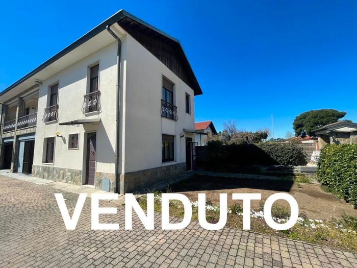 Casa trilocale in vendita in Via Camillo Benso di Cavour, Centro, Nerviano