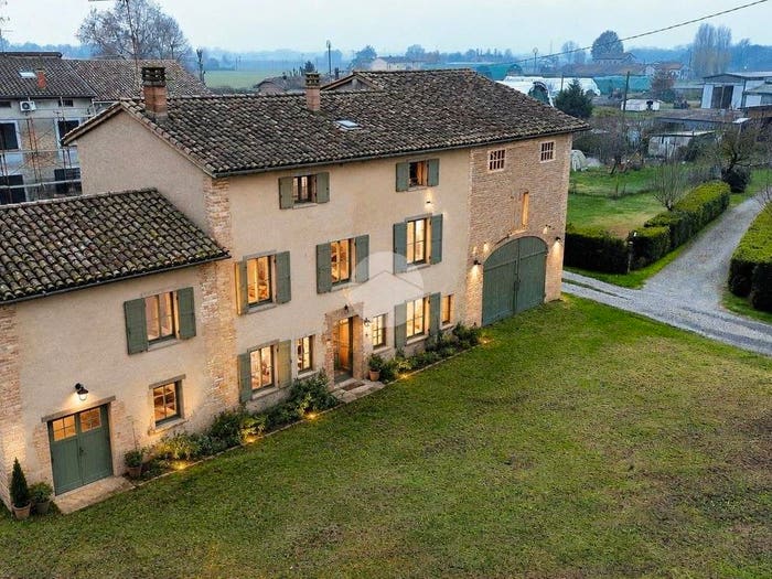 Casa quadrilocale in vendita in Via Frazione Mezzano Rondani, Colorno