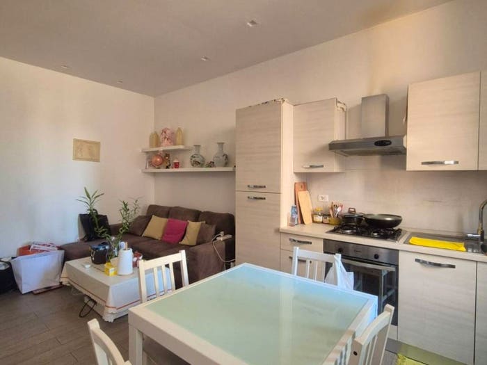 Appartamento bilocale in vendita in Via Legnone, Dergano, Milano