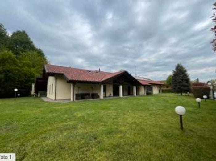Casa con 6 locali in vendita in Via del Martinetto, Cantarana