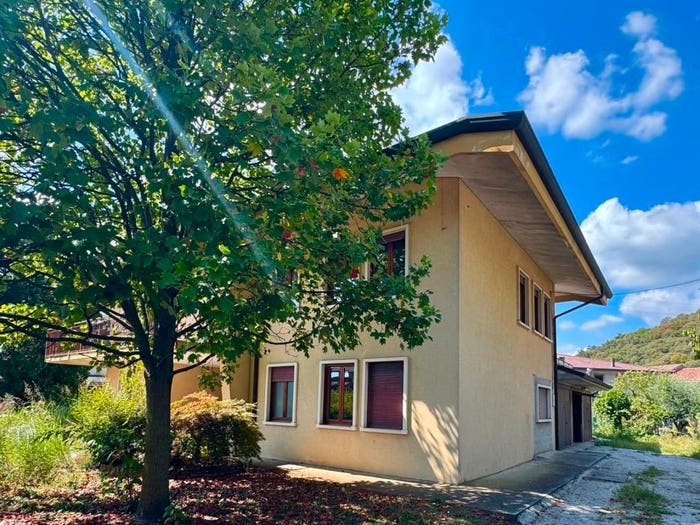 Casa con 6 locali in vendita in Via Fiume, Centro, Costabissara