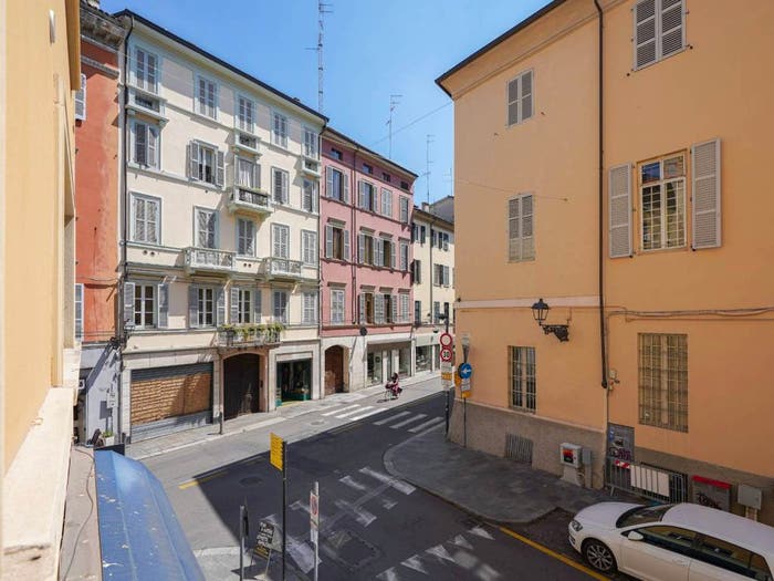 Appartamento trilocale in vendita in Strada Garibaldi Giuseppe, Centro Storico, Parma