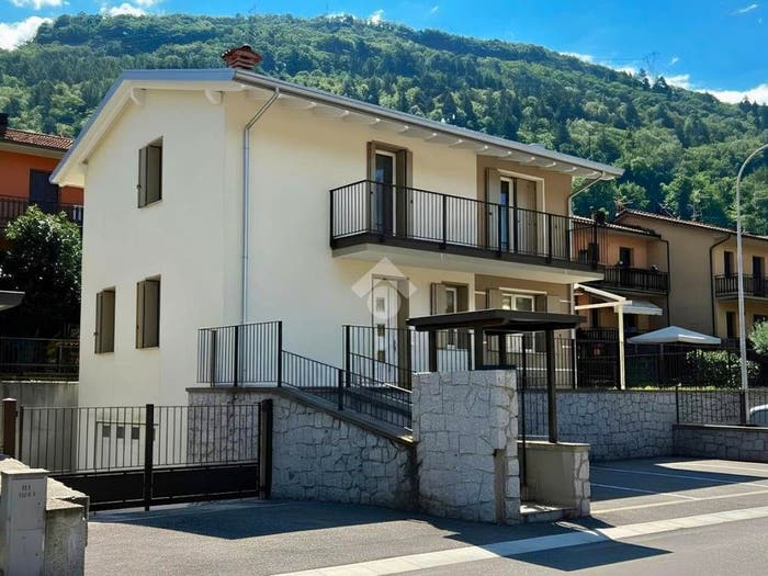Casa quadrilocale in vendita in Via Prat De Paie, Centro, Capo di Ponte