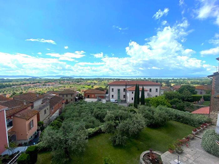Appartamento quadrilocale in vendita in Via Ritorta, Centro, Tuoro sul Trasimeno