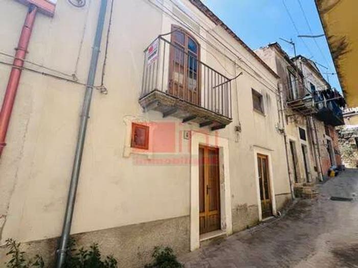Casa con 6 locali in vendita in Vico Di Giacomo, Modica Bassa, Modica