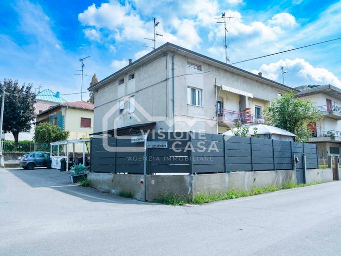 Casa trilocale in vendita in Via Fratelli Cairoli, Centro, Cavriago