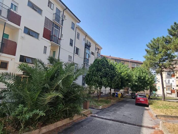 Appartamento quadrilocale in vendita in Piazza Dante, Mater Domini Cavita, Catanzaro