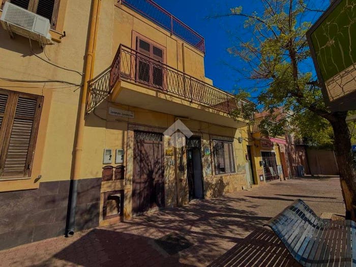 Appartamento trilocale in vendita in Via Lorenzo Iandolino, Partanna, Palermo