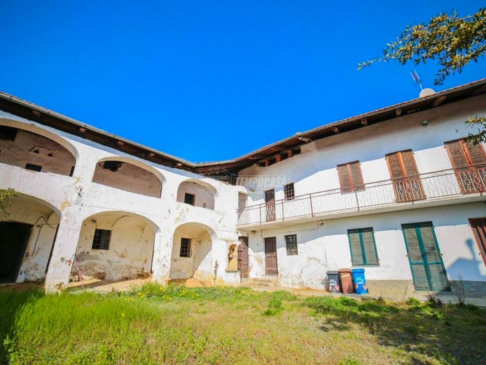 Casa con 6 locali in vendita in Via San Firmino, Pertusio