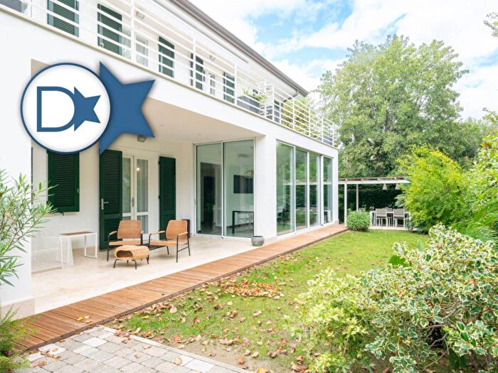 Casa con 6 locali in vendita in Via Galileo Galilei, Centro, Forte dei Marmi