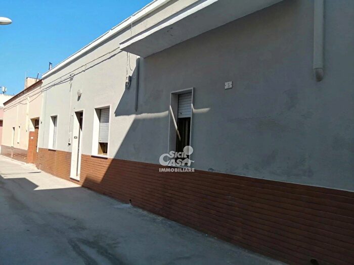 Casa con 5 locali in vendita in Marsala