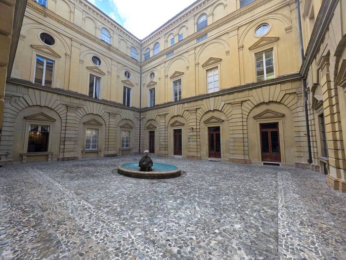 Appartamento bilocale in vendita in Strada della Repubblica, Centro Storico, Parma