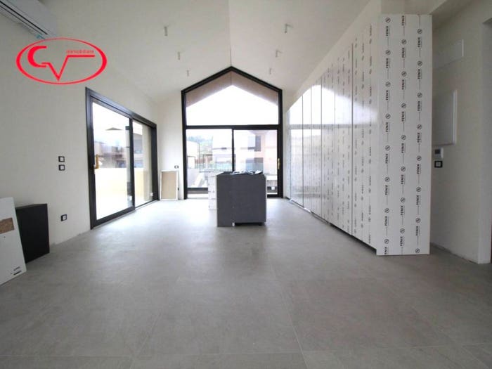 Casa quadrilocale in vendita in Via Piersanti Mattarella, Centro, Terranuova Bracciolini