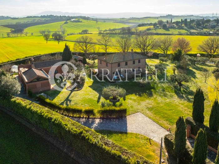 Casa con 6 locali in vendita in Vicolo Cavour, Contrada Prati, Castiglione del Lago