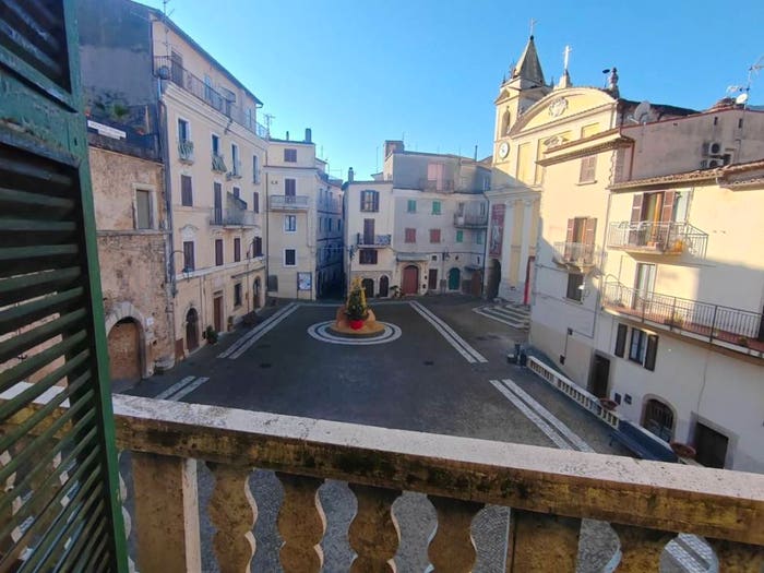 Appartamento con 6 locali in vendita in Piazza Sant'Angelo, Vallecorsa