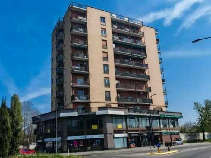 Appartamento trilocale in vendita in Via Pasubio, Centro, Limbiate