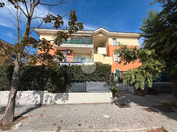 Appartamento trilocale in vendita in Via Giovanni Verga, Colli al Metauro