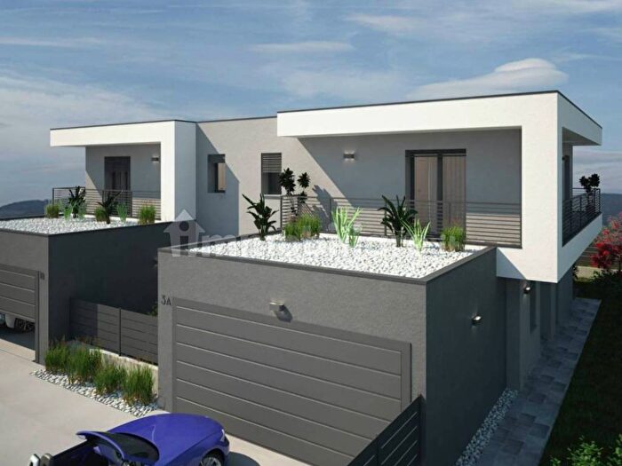Casa con 5 locali in vendita in Via Madre Teresa di Calcutta, Guardamiglio