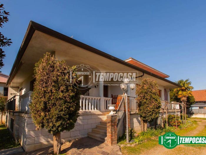 Casa quadrilocale in vendita in Centro, Bellinzago Novarese