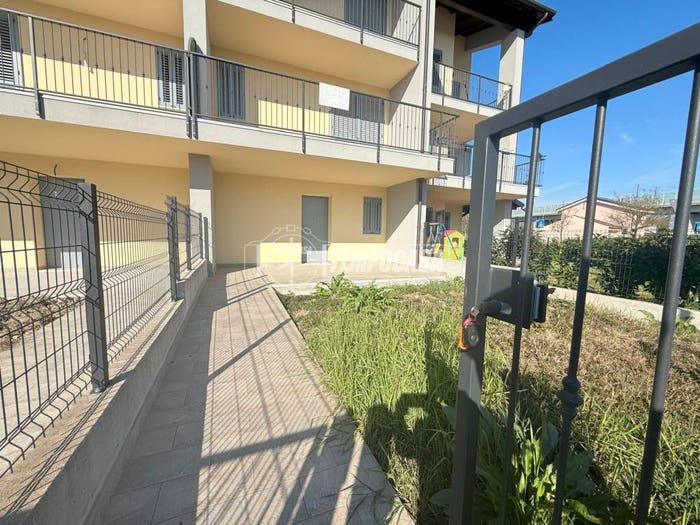 Appartamento con 6 locali in vendita in Via Gomma, Camposanto